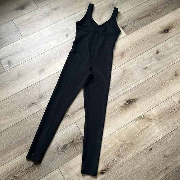 Beach Riot Rosalie Catsuit Black Ribbed - Picture 2 of 12